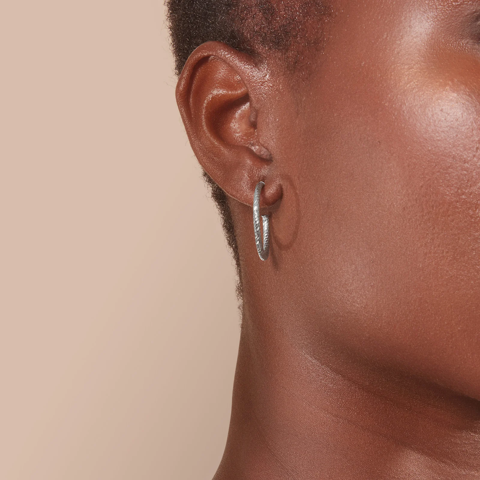 925 Sterling Silver 1-Inch Diamond Cut Hoop Earrings - Image 5