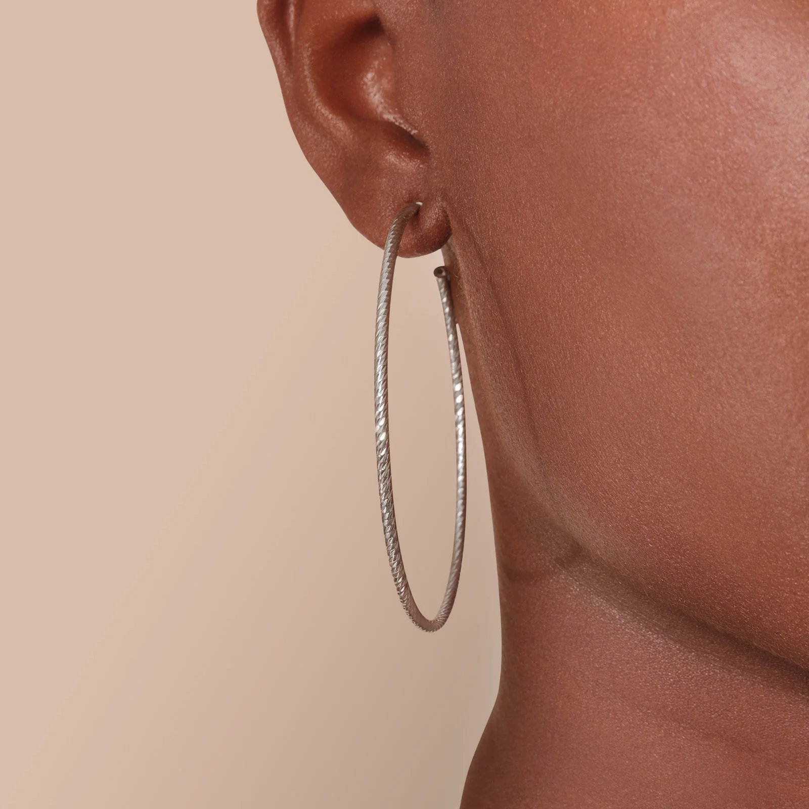 925 Sterling Silver 2.5-Inch Diamond Cut Hoop Earrings - Image 5