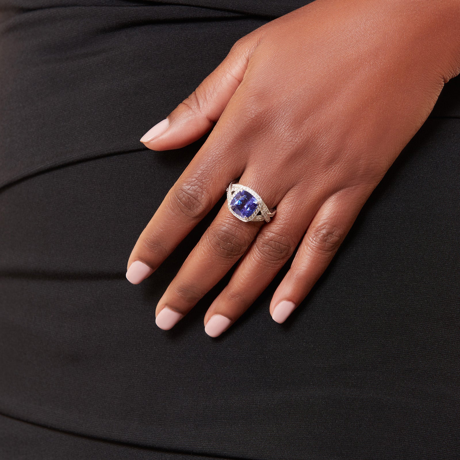 Cushion Cut Tanzanite and Diamond Halo Ring in 18kt White Gold - Image 4