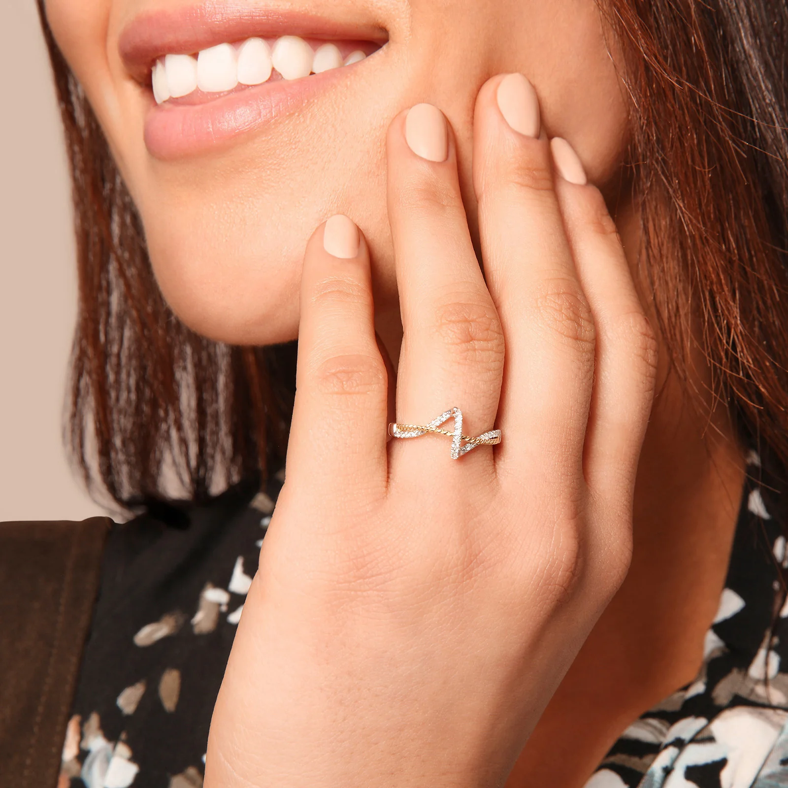 Diamond Two-Tone Wave Ring in 14kt Gold - Image 5