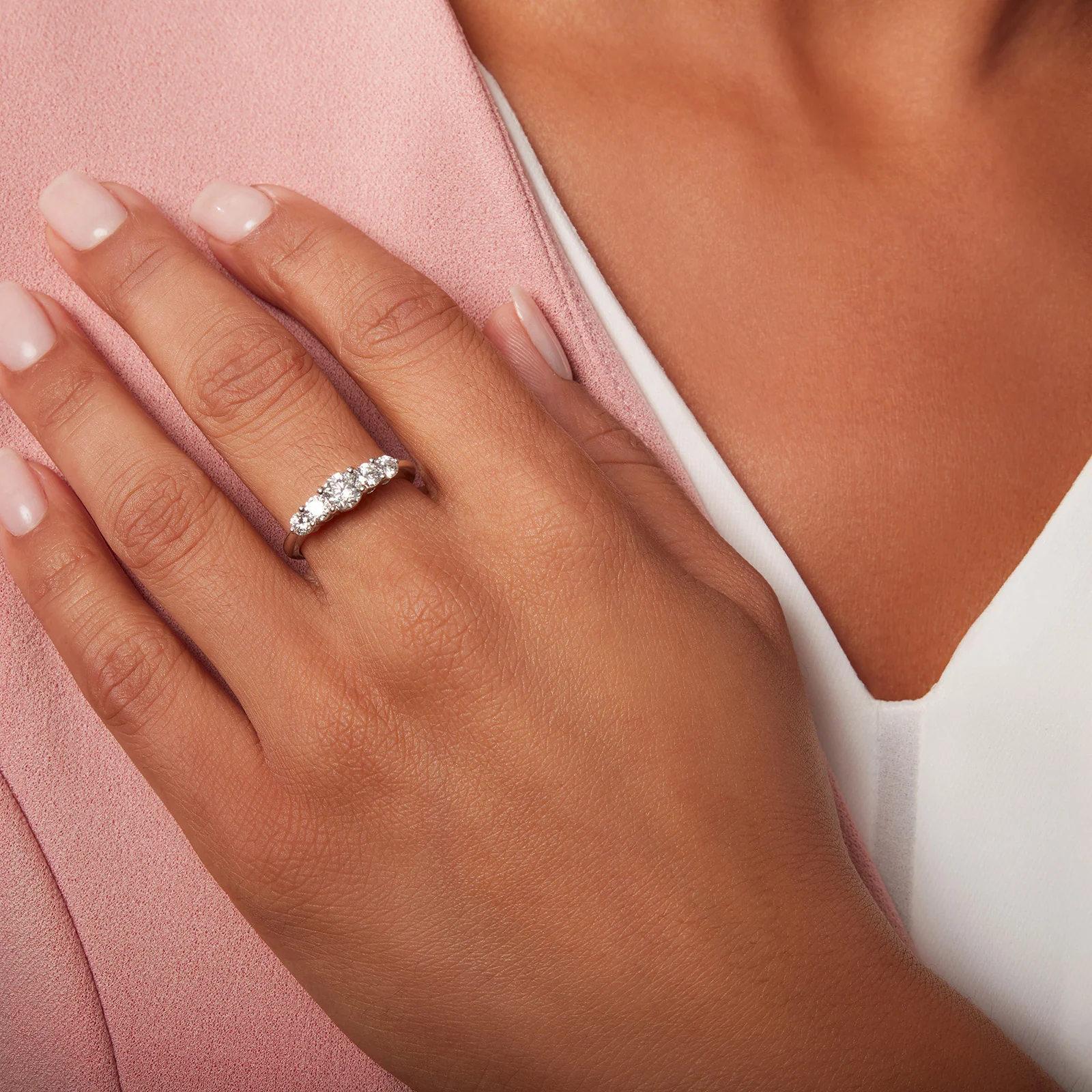 Graduated 5-Stone Diamond Anniversary Ring in 14kt White Gold - Image 4