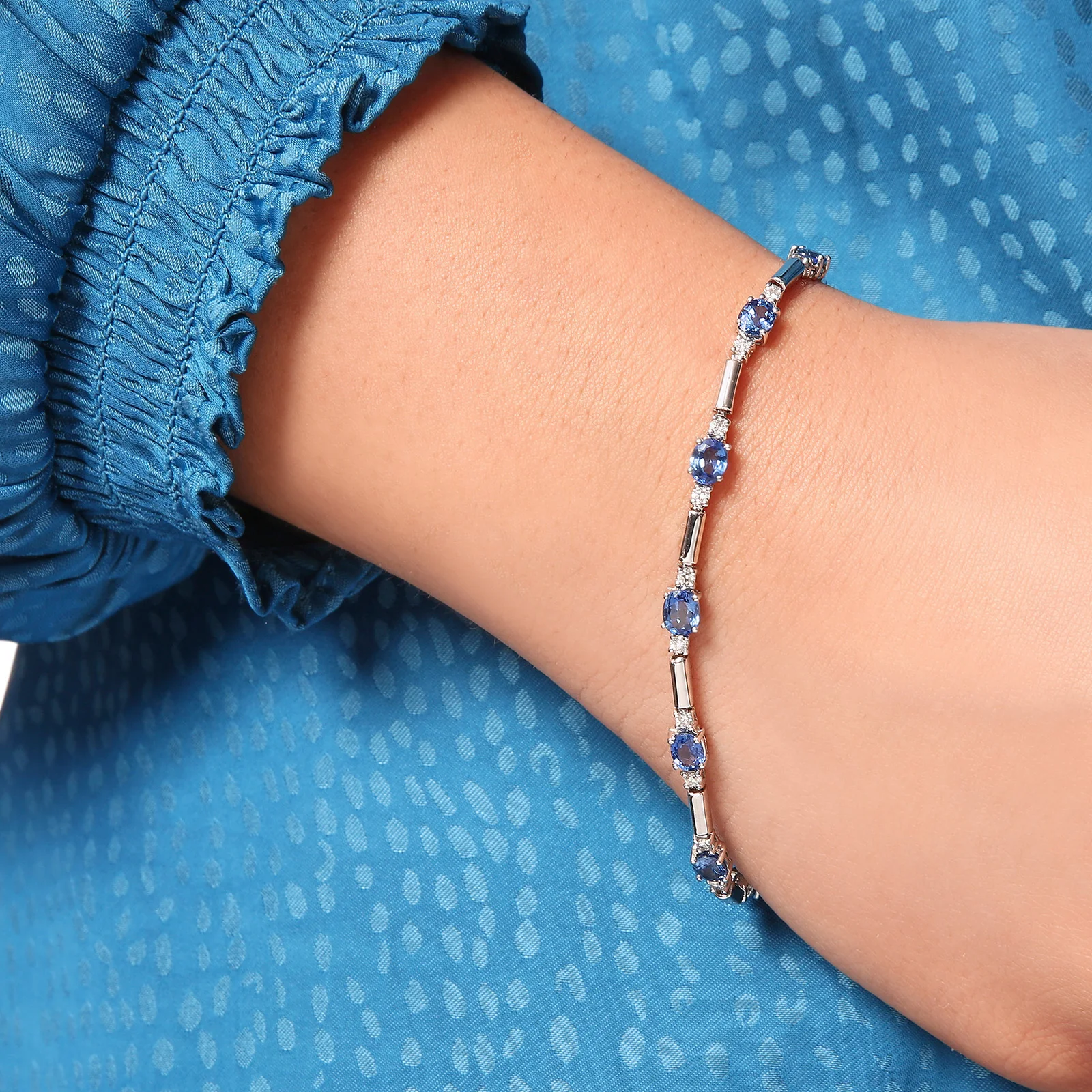 Oval Blue Sapphire and Round Diamond Bar Link Bracelet in 14kt White Gold - Image 5
