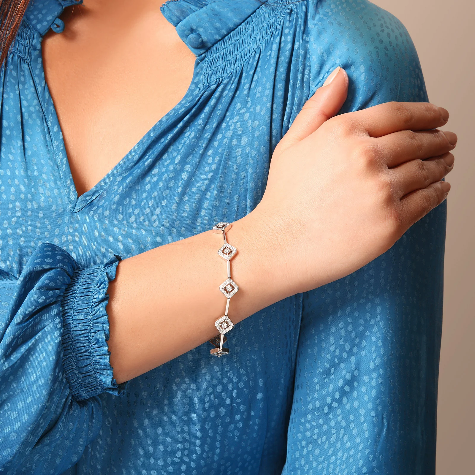 Round Diamond Square Link Bracelet in 14kt White Gold - Image 4