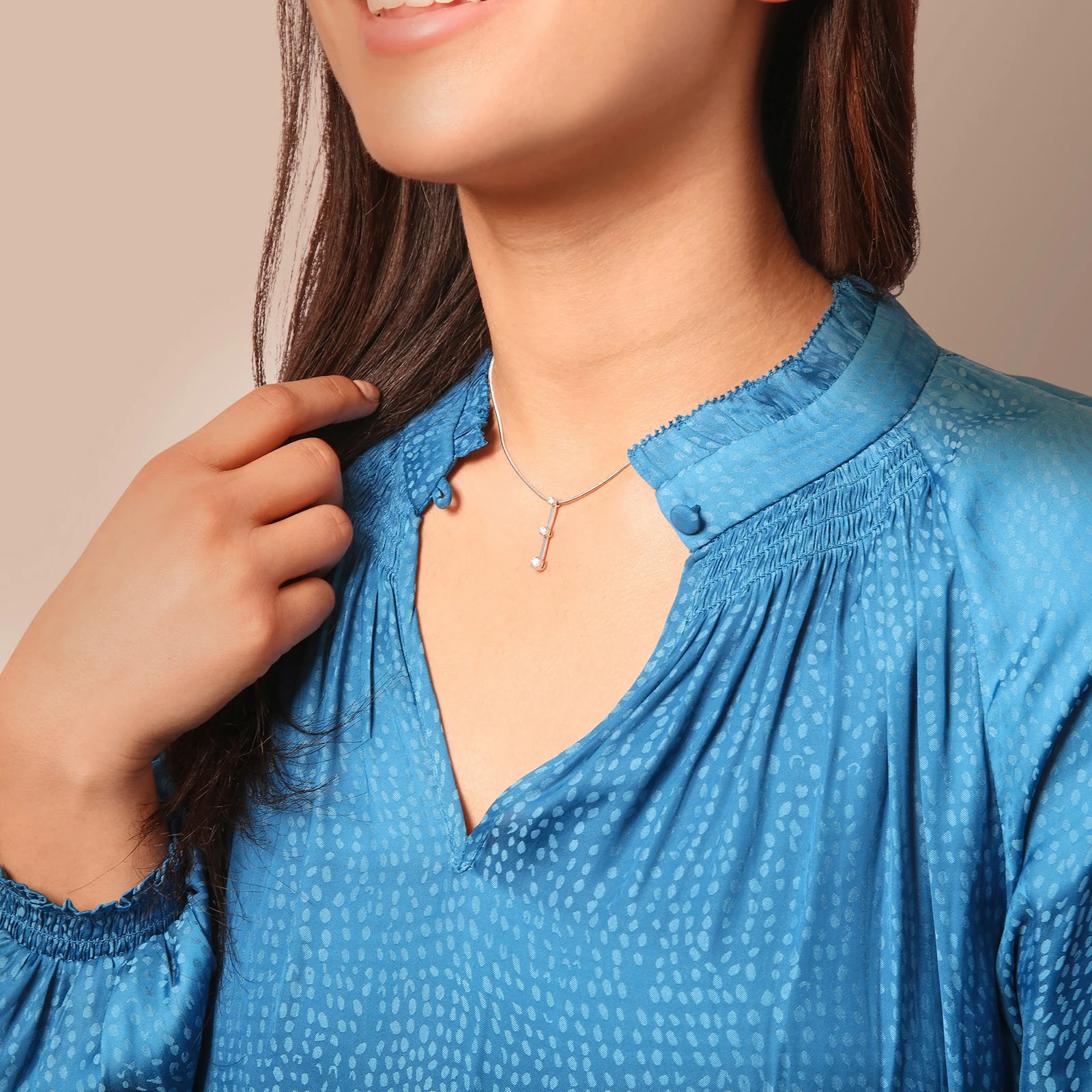 Round Diamond Three-Stone Pendant in 18kt White Gold - Image 5