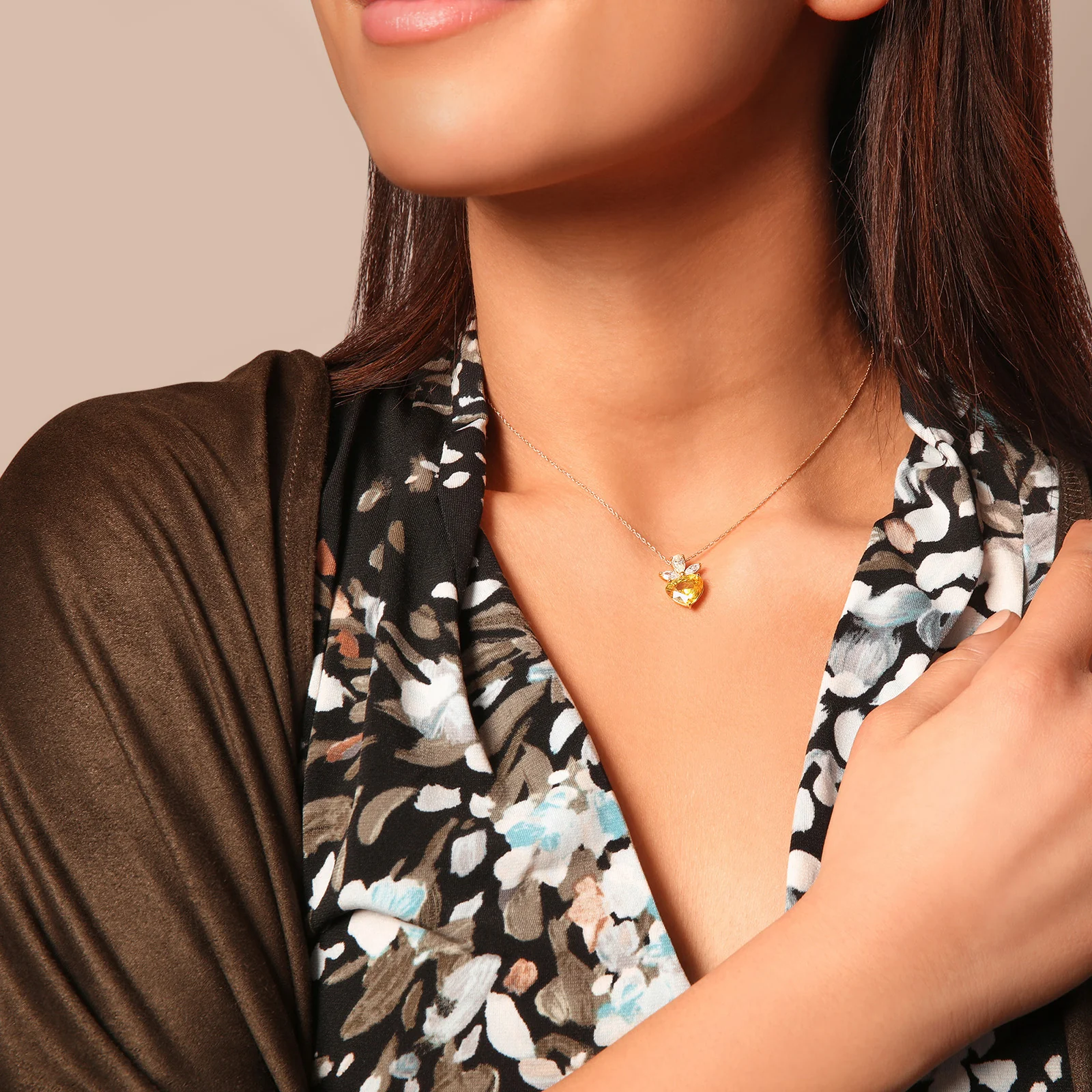 Heart Shaped Yellow Sapphire and Diamond Pendant in 18kt Yellow Gold - Image 4