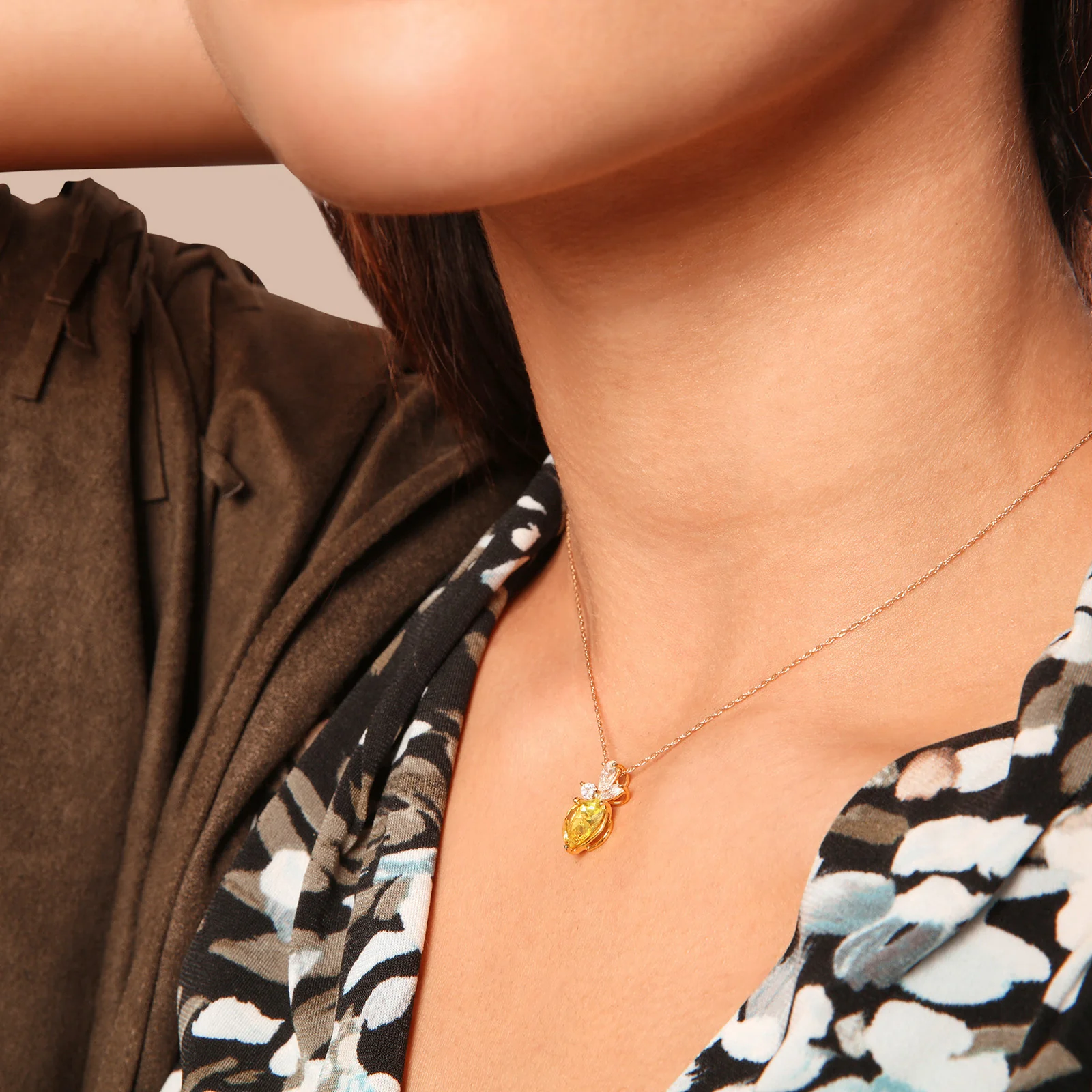 Heart Shaped Yellow Sapphire and Diamond Pendant in 18kt Yellow Gold - Image 5