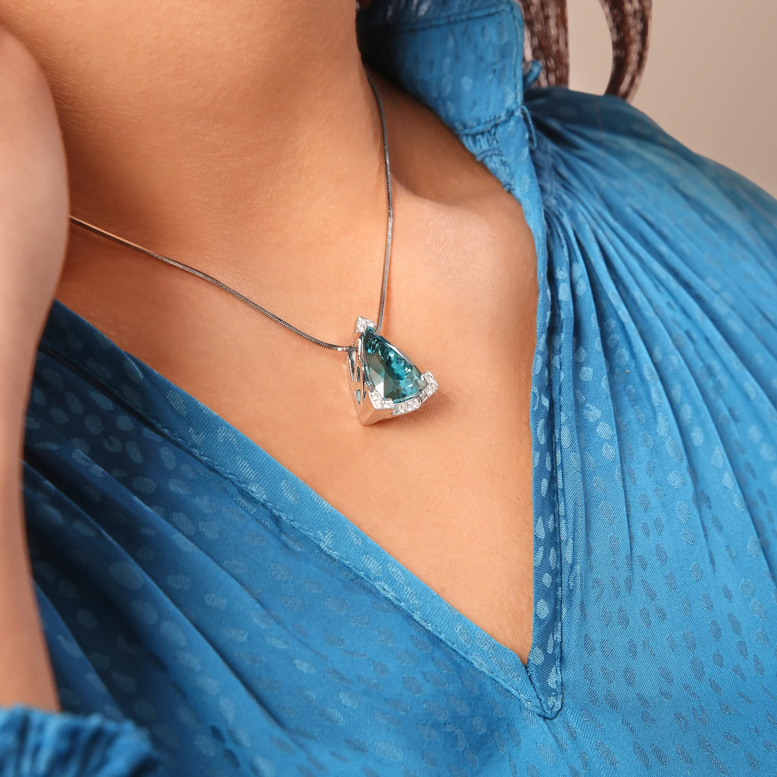 Triangular Blue Zircon Pendant with Diamonds in 14kt White Gold - Image 5